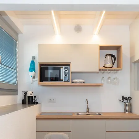 Mini House App To 3 Apartament